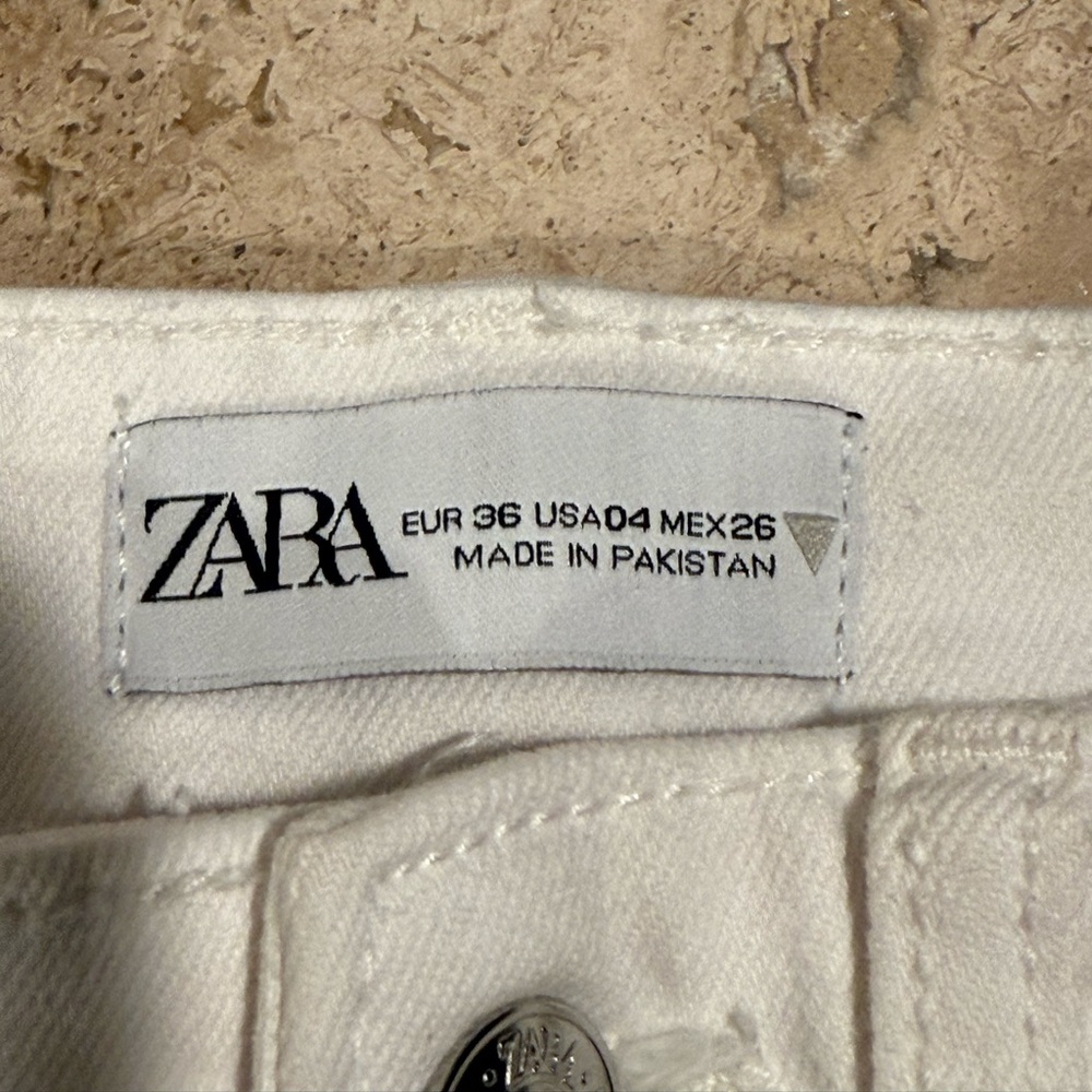 ZARA Cropped Straight Leg Raw Hem Jeans - Picture 7 of 7